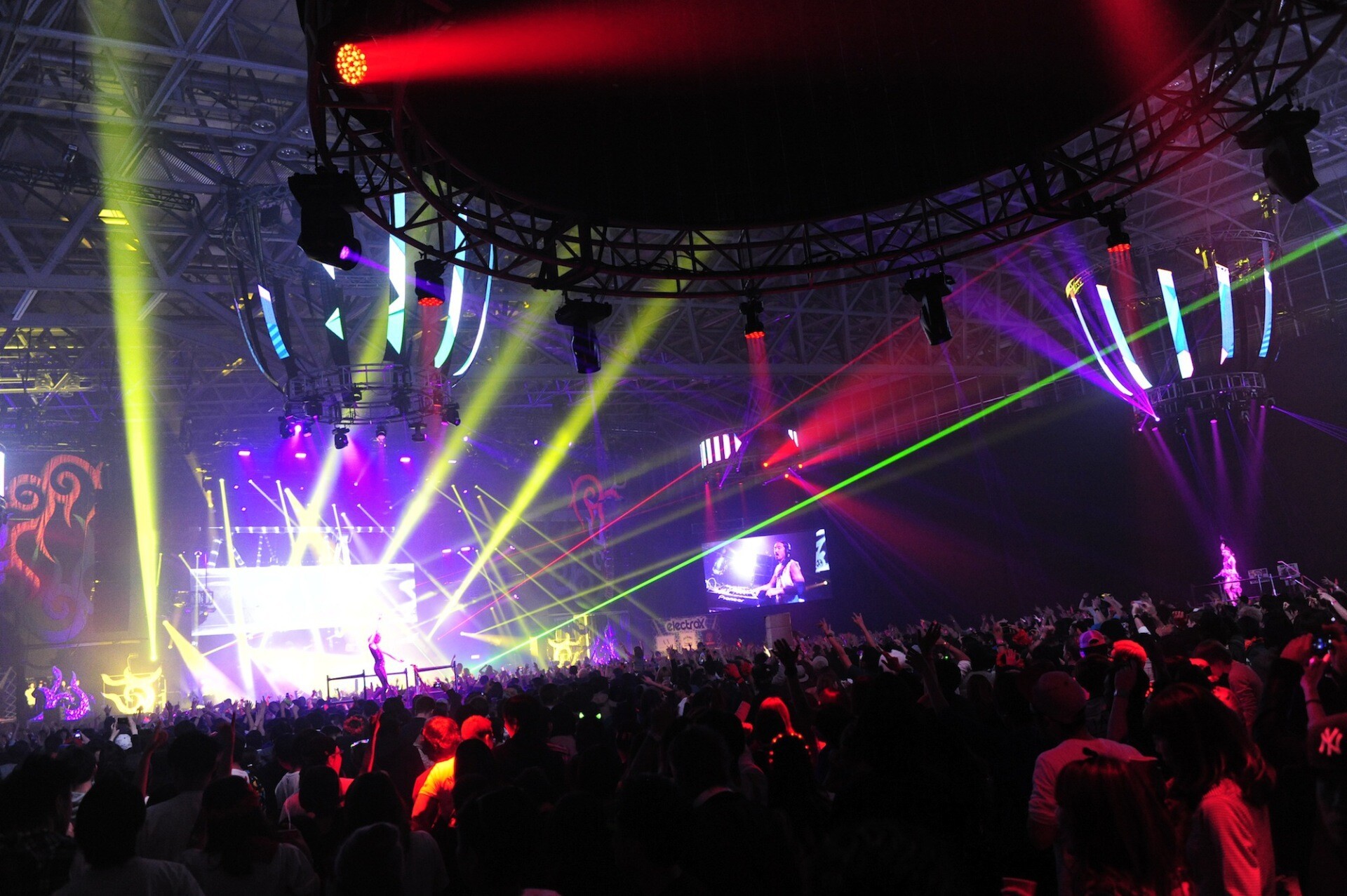 Iflyer レポート Edmフェス Electrox で豪華djが集結