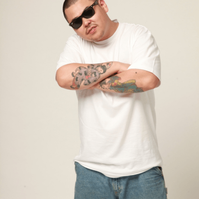 Iflyer 紅桜 About Live