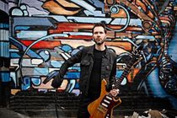 Iflyer Paul Gilbert ポール ギルバート Live