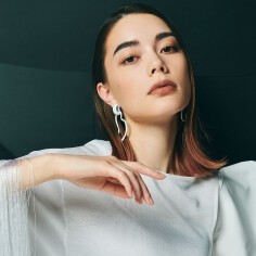 Iflyer 安田レイ 新曲 Mirror のmvに松本愛 佐々木彩乃ら豪華人気モデル陣が出演 Iflyer 安田レイ 新曲 Mirror のmvに松本愛 佐々木彩乃ら豪華人気モデル陣が出演
