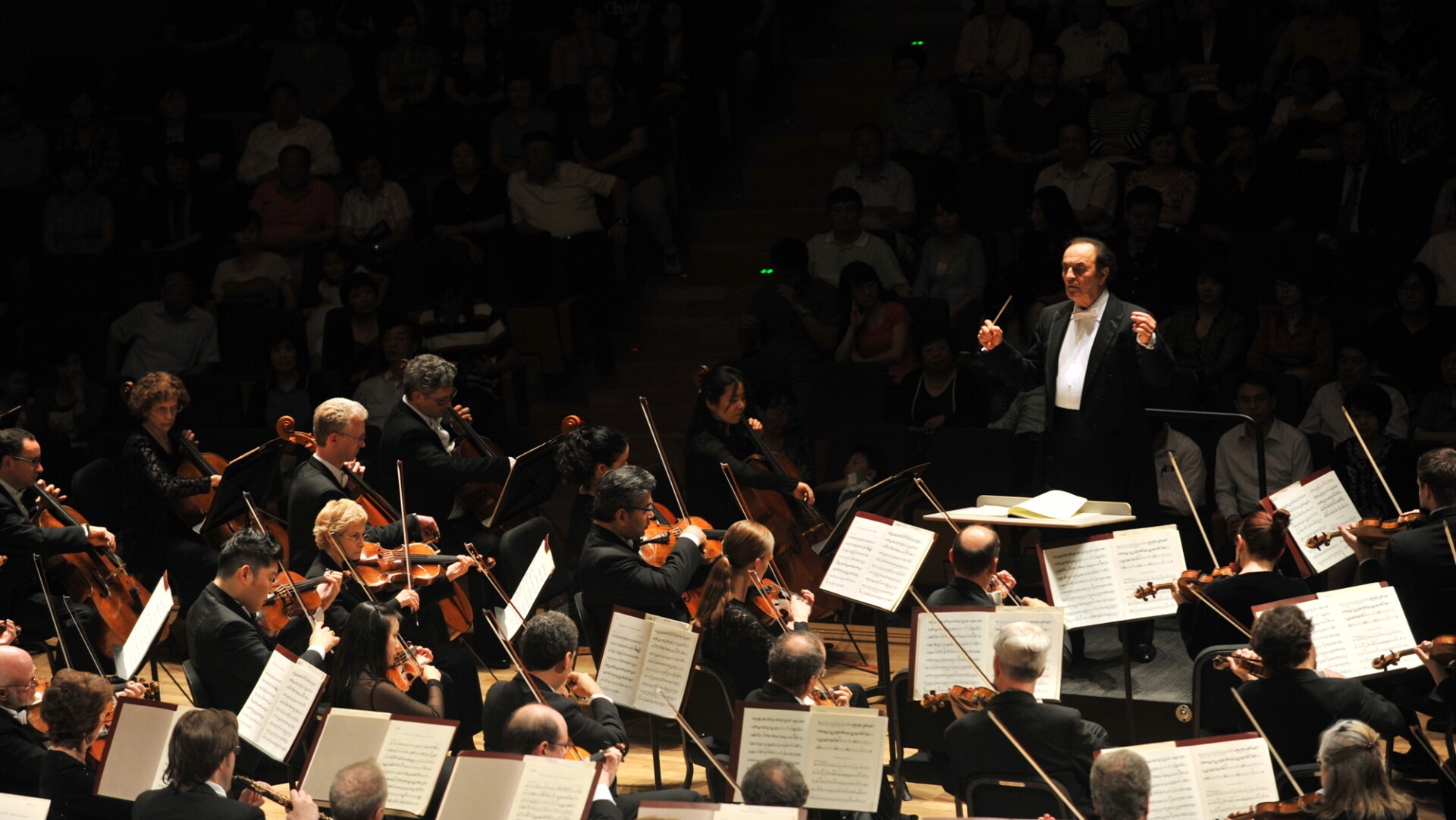 Iflyer ダンスミュージック界の往年の名曲がオーケストラに 意外なカバーは必見