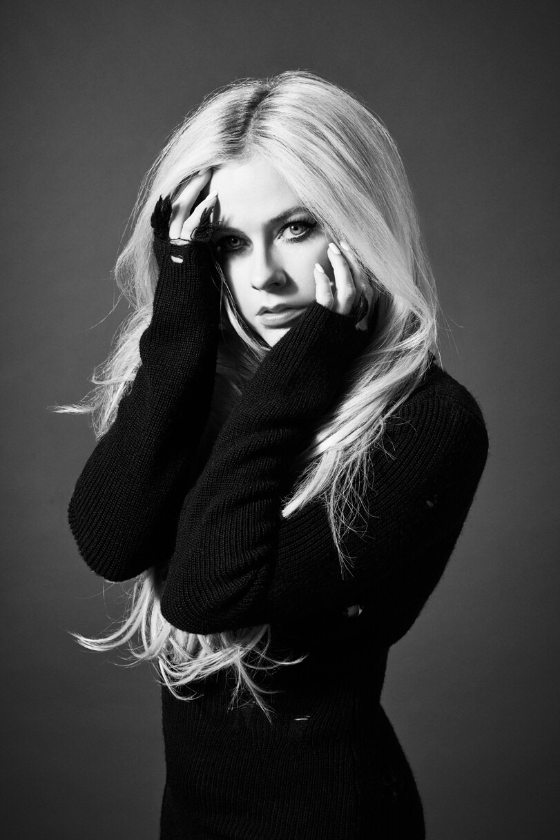 Iflyer Avril Lavigne アヴリル ラヴィーン 自らが総合プロデュースを務めた最新mvを公開
