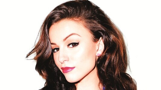 Iflyer Pop 世界が大注目の新ポップ アイコン Cher Lloyd シェール ロイド デビュー アルバム Sticks Stones 発売