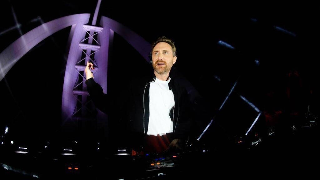 世界Top DJのDavid Guetta(デヴィッド・ゲッタ)、日本時間2021年2月6日(土)夜11時よりドバイからチャリティー無料ライブを生配信!