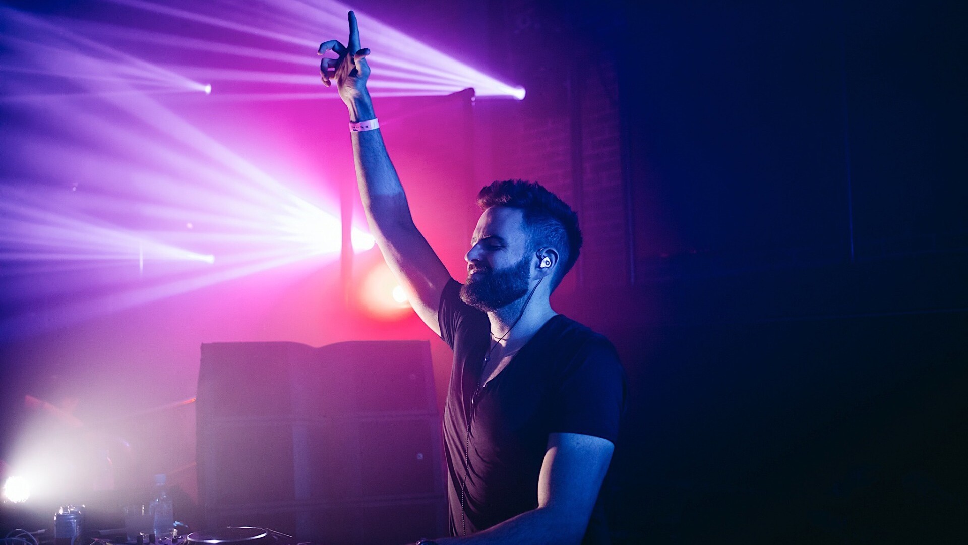 Iflyer Djやイベント関係者なら1度は頭を悩ませる Gareth Emery ギャレス エメリー がパンデミック後の 無料ゲストリスト について物申す