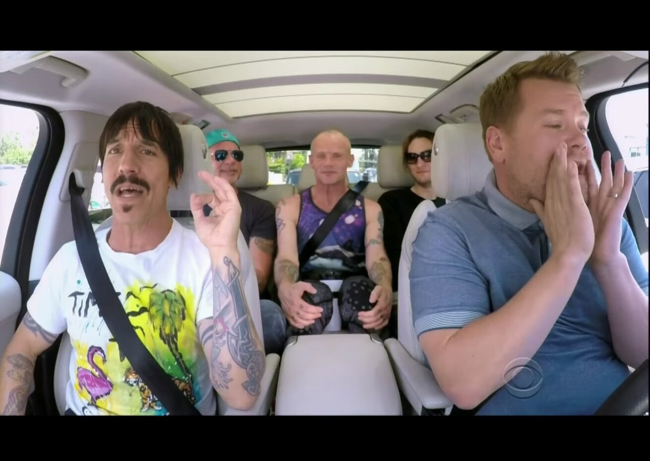 レッチリが車内で大暴走 Cbs人気番組に登場 車中で裸になってカラオケ大熱唱 Iflyer