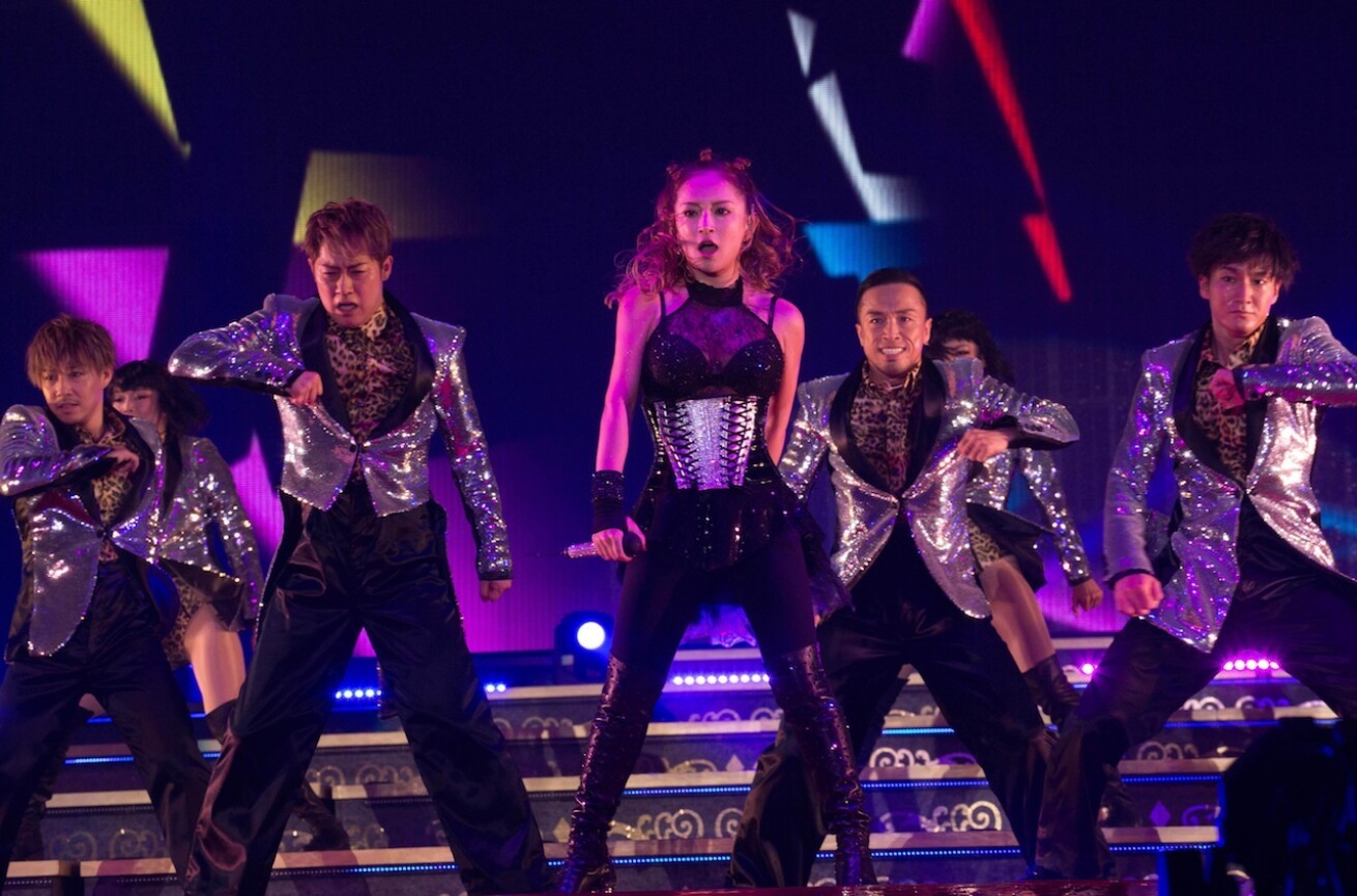 Iflyer 浜崎あゆみ 17年全国60公演を実施するロングツアーを発表