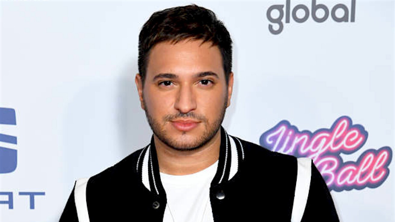 Iflyer イギリスの母の日である3月22日にアーティストたちがsnsにupした母とのツーショット特集