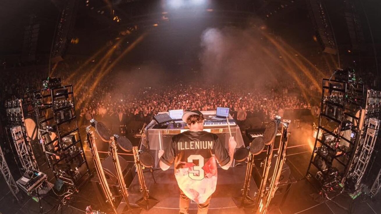 Iflyer Illenium イレニウム がekali エカリ と17 Lの未発表曲をmashup